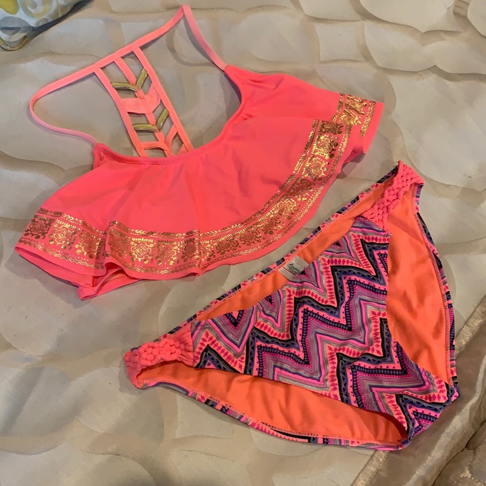 Two piece swimsuit Top L bottom Xl
